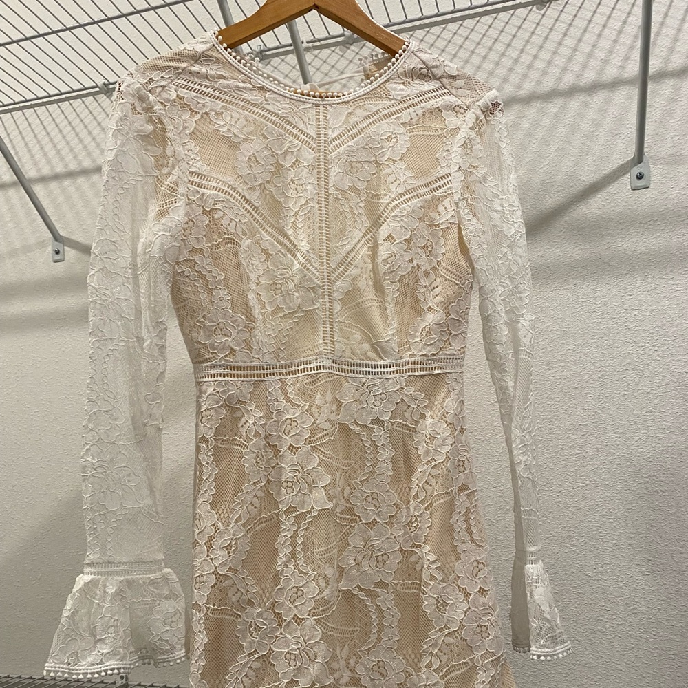 New David’s Bridal Long Sleeve Lace Small Ivory Dress